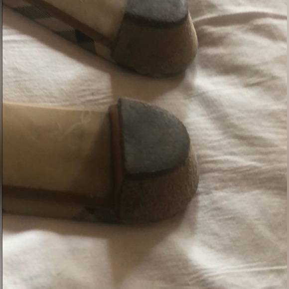 🎈BURBERRY kitten heels - Picture 2 of 3